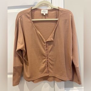 Bohme Ribbed Clasp Top